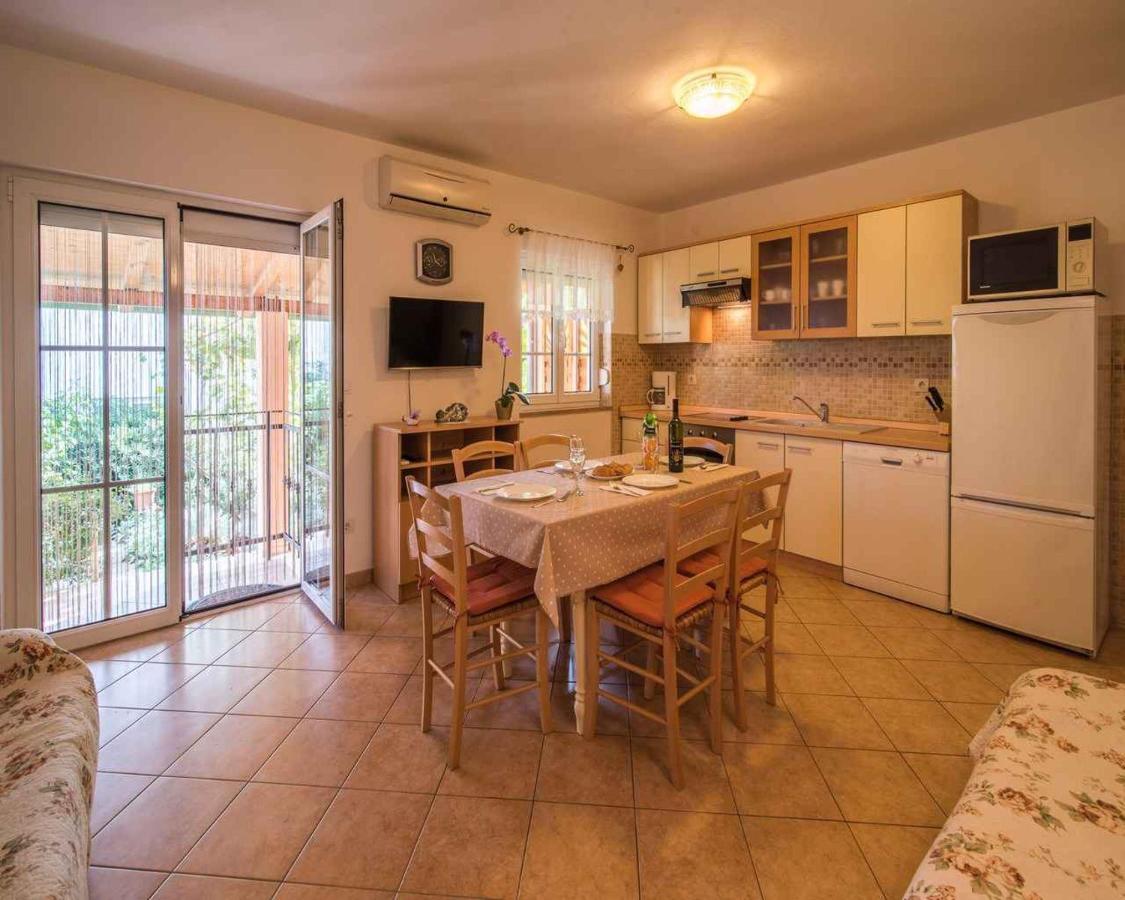 Apartments In Vrbnik/Insel Krk 13597 エクステリア 写真