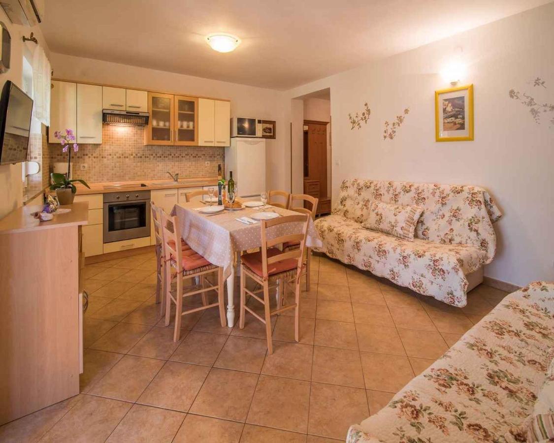 Apartments In Vrbnik/Insel Krk 13597 エクステリア 写真