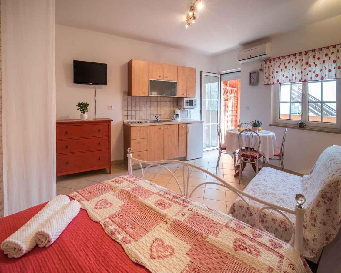 Apartments In Vrbnik/Insel Krk 13597 エクステリア 写真