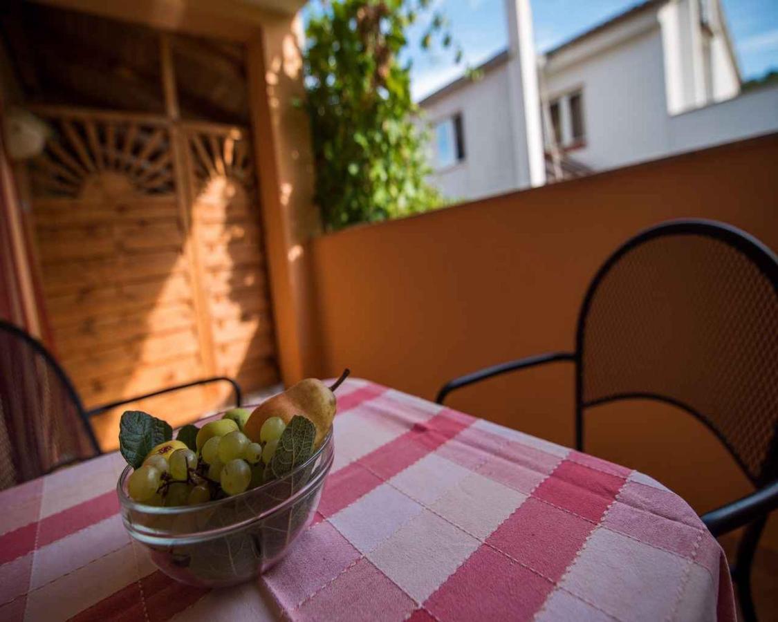 Apartments In Vrbnik/Insel Krk 13597 エクステリア 写真